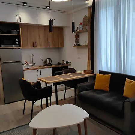 Apartment 2a New Bazaar *