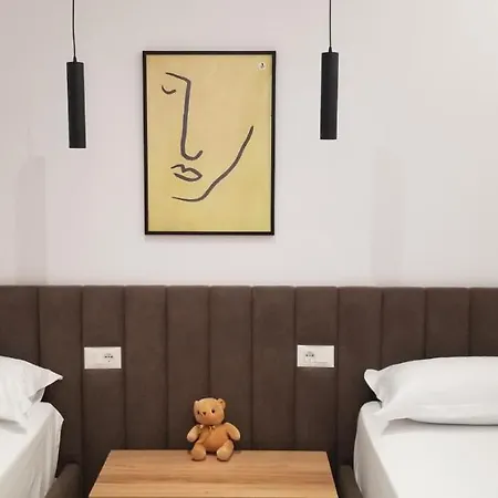 2a New Bazaar טיראנה