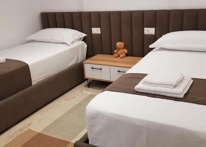 2a New Bazaar * Tiran