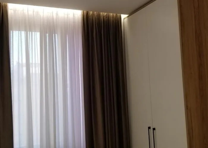 2a New Bazaar * Tiran